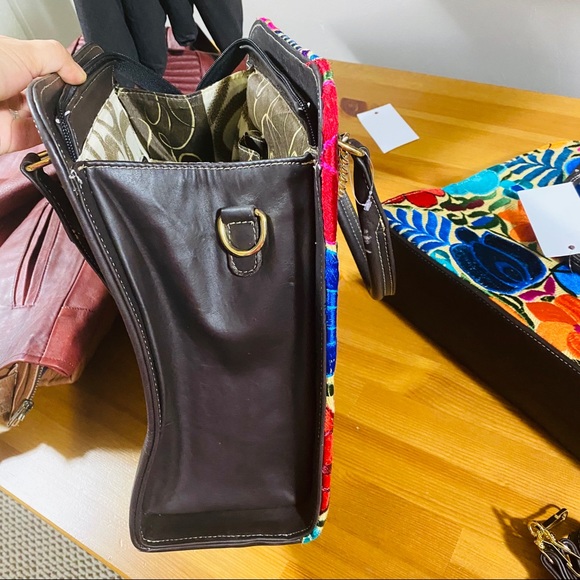 ‼️ BRIGHT 💯% LEATHER HAND EMBROIDERED PURSE - Picture 6 of 15